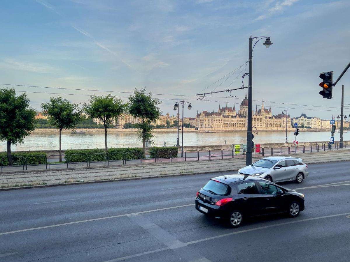 Luxury Riverside Panorama Apartment Budapest Luaran gambar