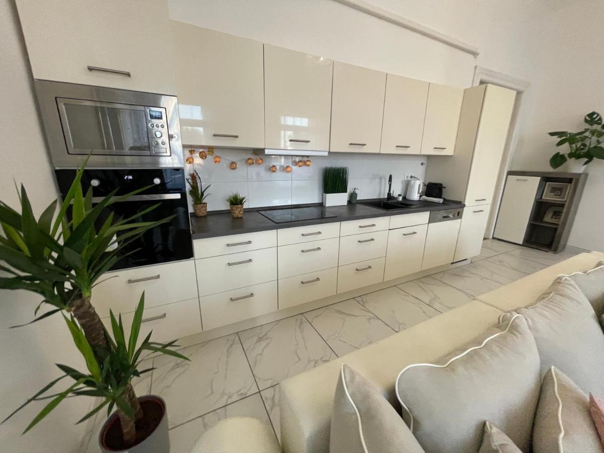 Luxury Riverside Panorama Apartment Budapest Luaran gambar