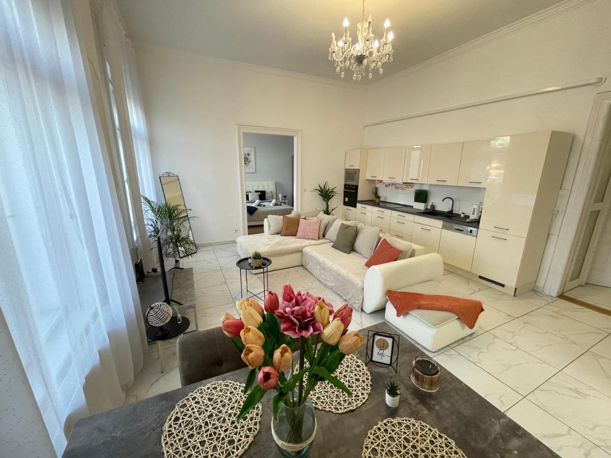 Luxury Riverside Panorama Apartment Budapest Luaran gambar