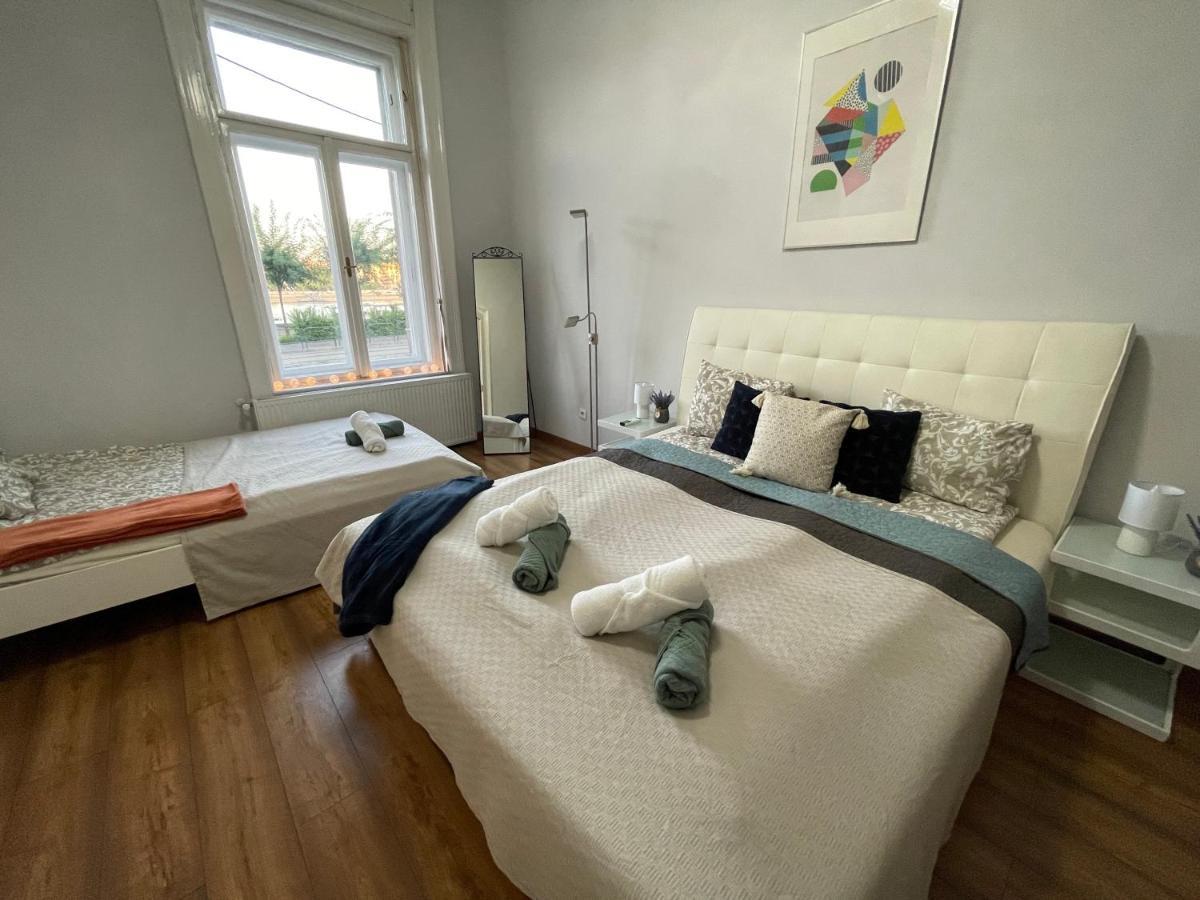 Luxury Riverside Panorama Apartment Budapest Luaran gambar